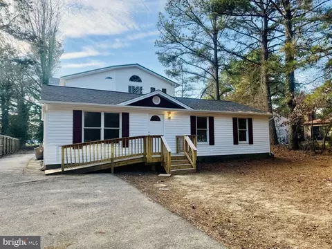 905 Crystal Rock Rd, Lusby, MD 20657