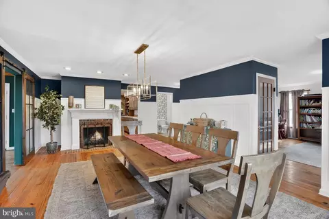 Dining - 10401 Three Doctors Rd, Dunkirk, MD 20754 photo 3 of 3