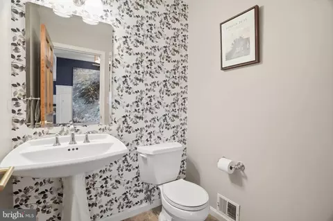 Bath - 10401 Three Doctors Rd, Dunkirk, MD 20754 photo 1 of 5