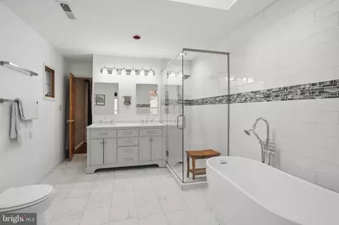 Bath - 10401 Three Doctors Rd, Dunkirk, MD 20754 photo 2 of 5