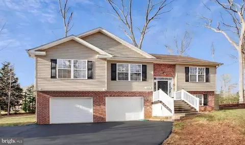 504 Thunderbird Dr, Lusby, MD 20657