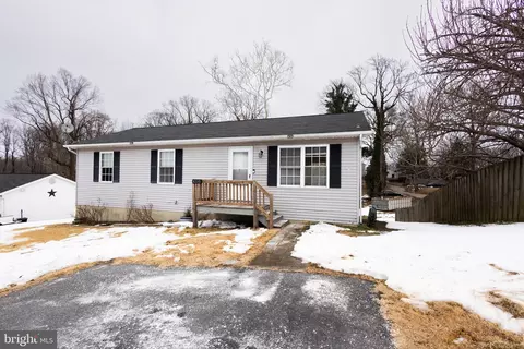 6315 5th St, Chesapeake Beach, MD 20732