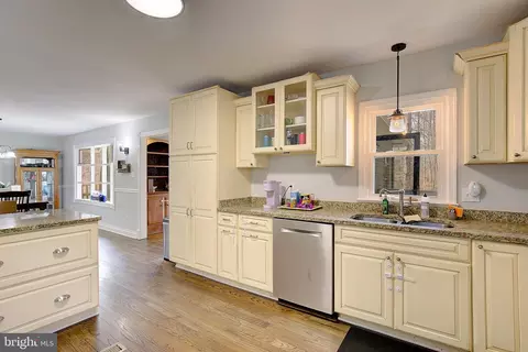 Kitchen - 11130 Dumbarton Dr, Dunkirk, MD 20754 photo 6 of 6