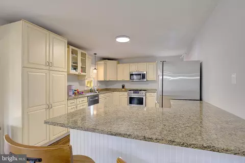 Kitchen - 11130 Dumbarton Dr, Dunkirk, MD 20754 photo 3 of 6