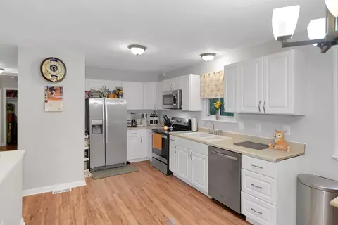 Kitchen - 6337 Dory Ct, Chesapeake Beach, MD 20732 photo 2 of 4
