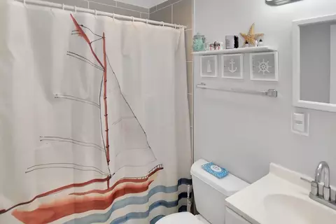 Bath - 6337 Dory Ct, Chesapeake Beach, MD 20732 photo 2 of 2