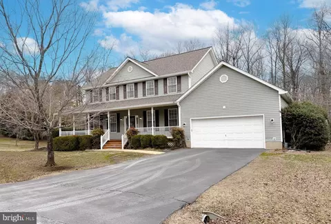 Exterior - 11226 Dancer Ct, Lusby, MD 20657 photo 2 of 11
