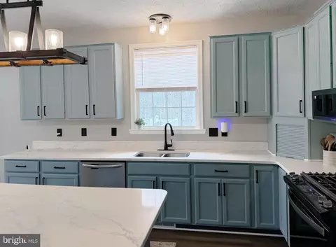 Kitchen - 11226 Dancer Ct, Lusby, MD 20657 photo 3 of 4