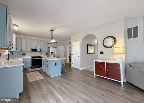 Entry Way - 11226 Dancer Ct, Lusby, MD 20657 photo 6 of 10