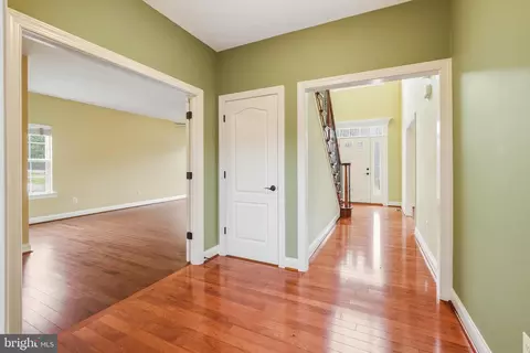 Entry Way - 2117 Hunter Trl, Owings, MD 20736 photo 4 of 8