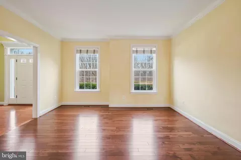 Living - 2117 Hunter Trl, Owings, MD 20736 photo 3 of 8