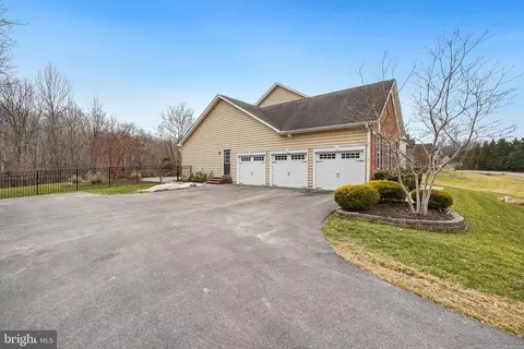 Exterior - 2117 Hunter Trl, Owings, MD 20736 photo 7 of 7