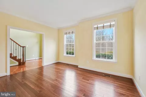 Living - 2117 Hunter Trl, Owings, MD 20736 photo 2 of 8