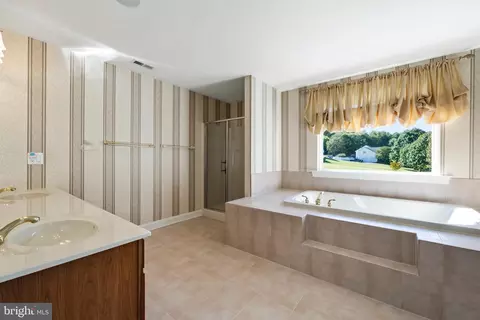 Bath - 3300 Lancer Ct, Dunkirk, MD 20754 photo 1 of 6