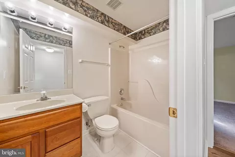 Bath - 3300 Lancer Ct, Dunkirk, MD 20754 photo 6 of 6