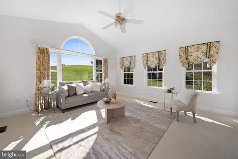 Living - 3300 Lancer Ct, Dunkirk, MD 20754 photo 2 of 7