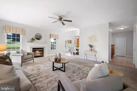 Living - 3300 Lancer Ct, Dunkirk, MD 20754 photo 5 of 7