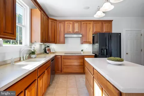 Kitchen - 3300 Lancer Ct, Dunkirk, MD 20754 photo 4 of 5