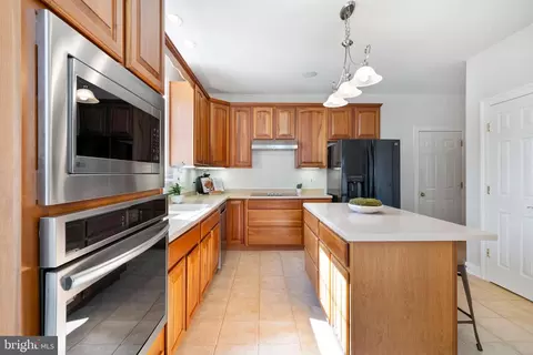 Kitchen - 3300 Lancer Ct, Dunkirk, MD 20754 photo 3 of 5