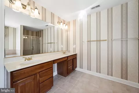 Bath - 3300 Lancer Ct, Dunkirk, MD 20754 photo 4 of 6