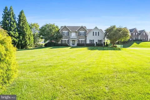 Exterior - 3300 Lancer Ct, Dunkirk, MD 20754 photo 2 of 11