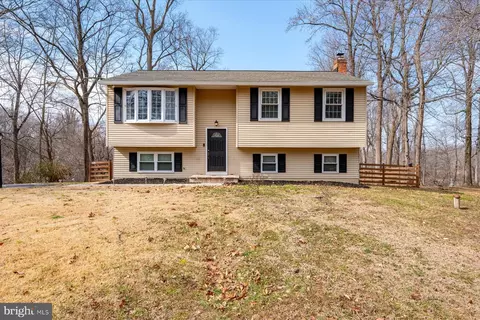 7694 Old Bayside Rd, Chesapeake Beach, MD 20732
