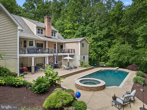 7847 N Flint Hill Rd, Owings, MD 20736