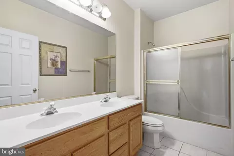 Bath - 12110 Longleaf Ln, Dunkirk, MD 20754 photo 1 of 7
