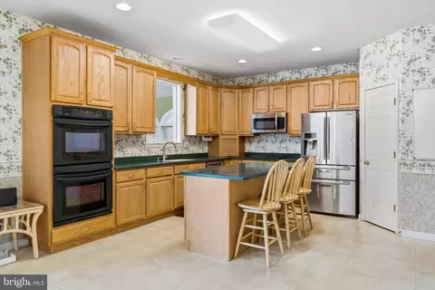 Kitchen - 12110 Longleaf Ln, Dunkirk, MD 20754 photo 2 of 9