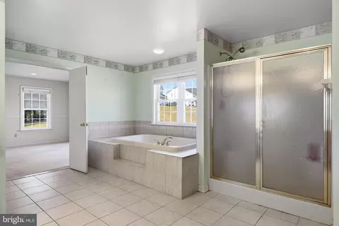 Bath - 12110 Longleaf Ln, Dunkirk, MD 20754 photo 3 of 7