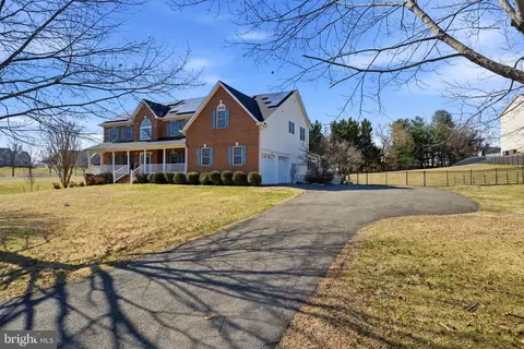 Exterior - 12110 Longleaf Ln, Dunkirk, MD 20754 photo 5 of 8