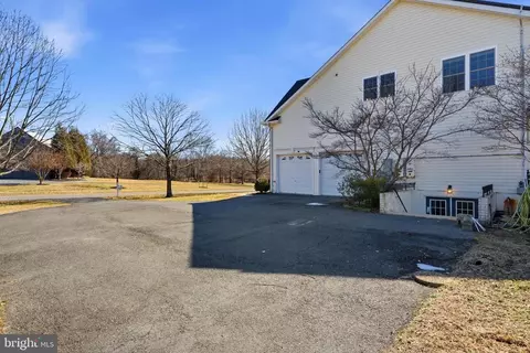 Exterior - 12110 Longleaf Ln, Dunkirk, MD 20754 photo 4 of 8