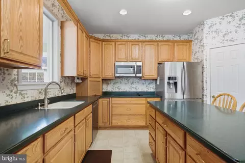 Kitchen - 12110 Longleaf Ln, Dunkirk, MD 20754 photo 4 of 9