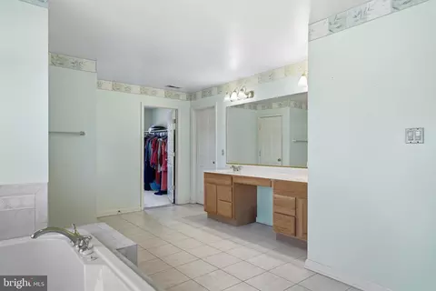 Bath - 12110 Longleaf Ln, Dunkirk, MD 20754 photo 6 of 7