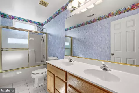 Bath - 12110 Longleaf Ln, Dunkirk, MD 20754 photo 7 of 7