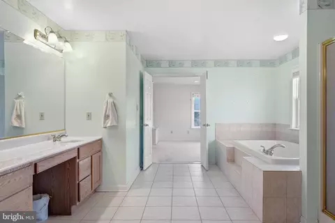 Bath - 12110 Longleaf Ln, Dunkirk, MD 20754 photo 2 of 7
