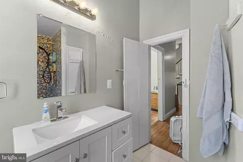 Bath - 11432 Diantha Ct, Dunkirk, MD 20754 photo 4 of 5