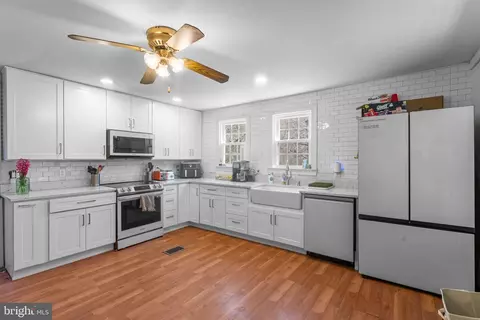 Kitchen - 11432 Diantha Ct, Dunkirk, MD 20754 photo 1 of 2