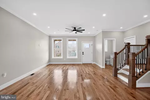 Living - 14245 Sedwick Ave, Solomons, MD 20688 photo 2 of 10