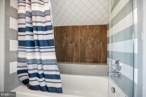 Bath - 14314 Sedwick Ave, Solomons, MD 20688 photo 2 of 4