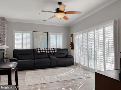 Living - 637 Ruxton Rd #76, Solomons, MD 20688 photo 2 of 4