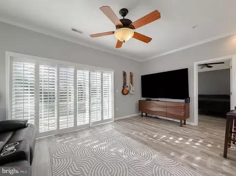 Living - 637 Ruxton Rd #76, Solomons, MD 20688 photo 3 of 4