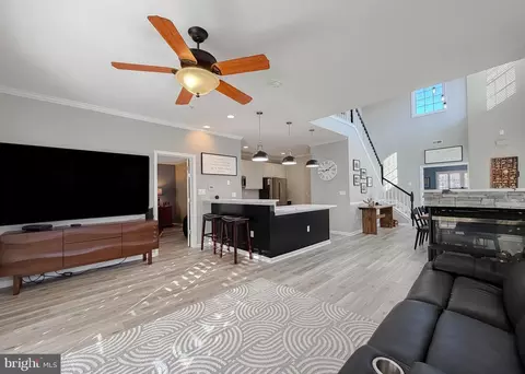 Entry Way - 637 Ruxton Rd #76, Solomons, MD 20688 photo 5 of 12