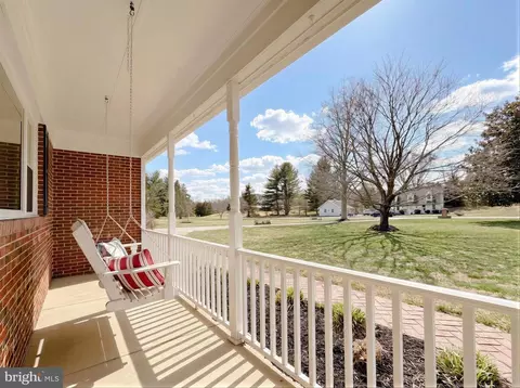 Exterior - 10623 Fielder Ct, Dunkirk, MD 20754 photo 4 of 14