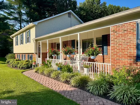 Exterior - 10623 Fielder Ct, Dunkirk, MD 20754 photo 8 of 14