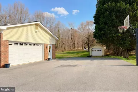 Exterior - 10623 Fielder Ct, Dunkirk, MD 20754 photo 14 of 14