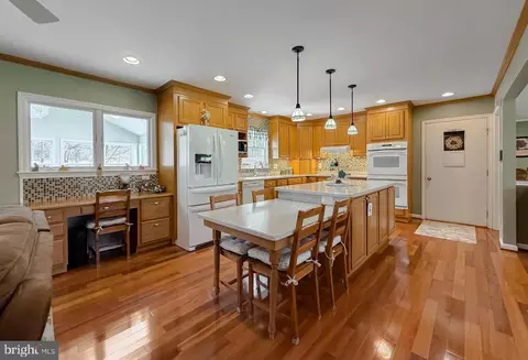 Kitchen - 10623 Fielder Ct, Dunkirk, MD 20754 photo 7 of 8