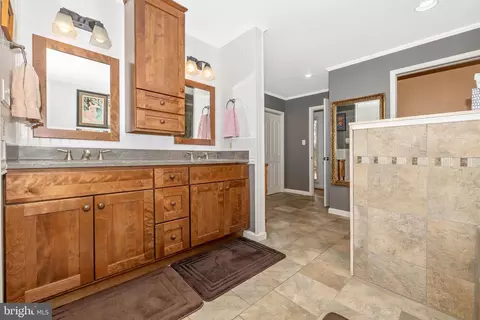 Entry Way - 12124 Palisades Dr, Dunkirk, MD 20754 photo 10 of 13