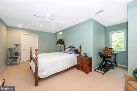 Bedroom - 12124 Palisades Dr, Dunkirk, MD 20754 photo 7 of 9