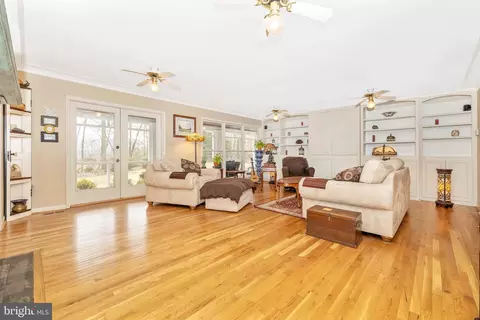 Living - 12124 Palisades Dr, Dunkirk, MD 20754 photo 1 of 2